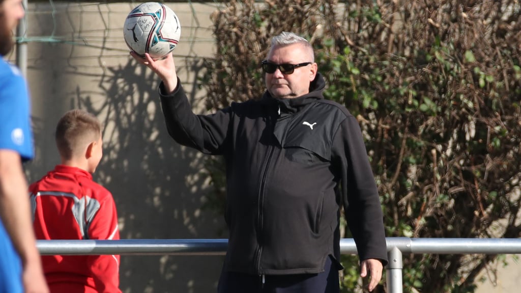 Steffen Grohe wollte den Vorfall nicht entschuldigen. Dennoch sieht er auch Gründe in der Reaktion seines Spielers.