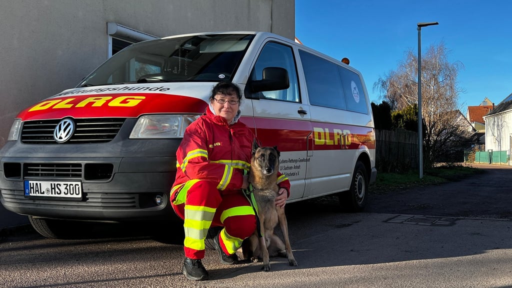 Ines Bohne und Schäferhund Buddy sind schon seit vielen Jahren ein gemeinsames Team. Nun braucht Buddy Hilfe.