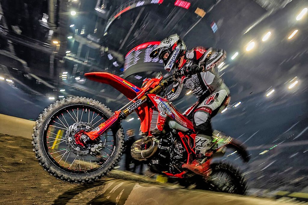 Tim Apolle liegt nach der ersten Station der Super-Enduro-Hallen-WM auf dem zwölften Platz.