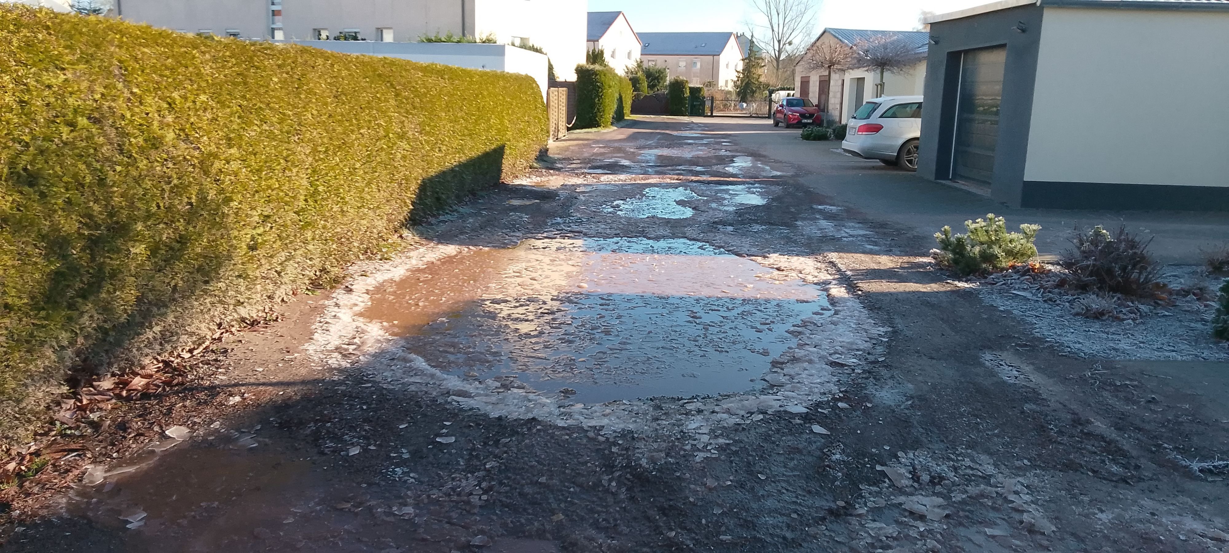 Straßenschäden sorgen für Diskussionen: Autofahrer und Anwohner ärgern sich: Schlaglöcher sorgen für Aufregung in Genthin