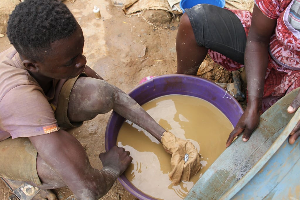 Wer von Kinderarbeit profitiert, soll durch das Gesetz zur Rechenschaft gezogen werden können. (Symbolbild)
