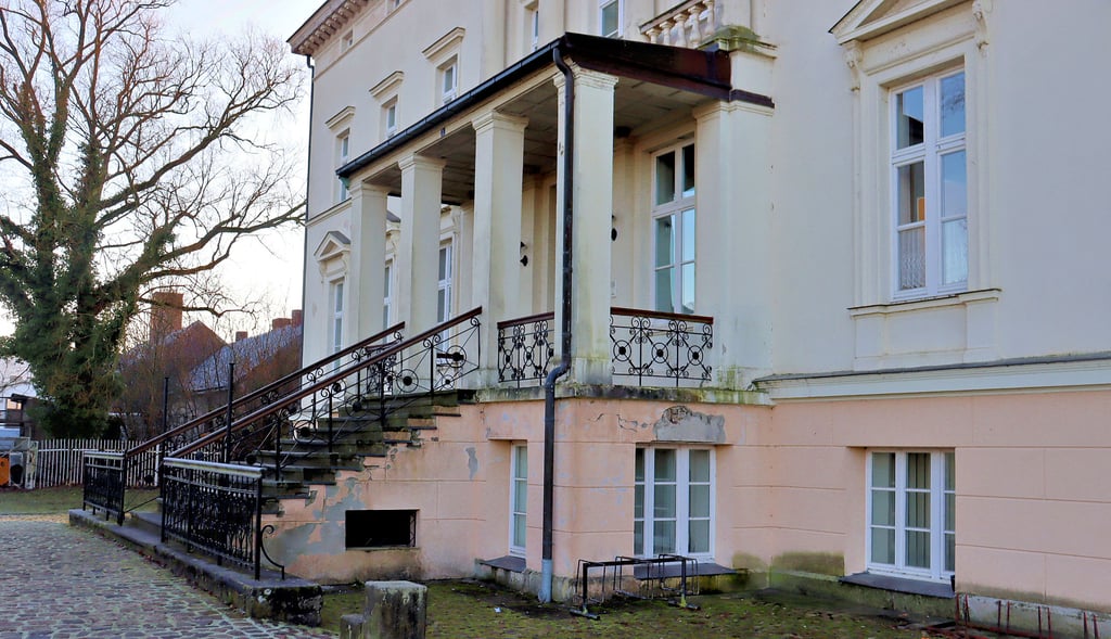 Das Schloss in Kunrau. Für manche Besucher ist schon die Eingangstreppe nicht zu bewältigen. 