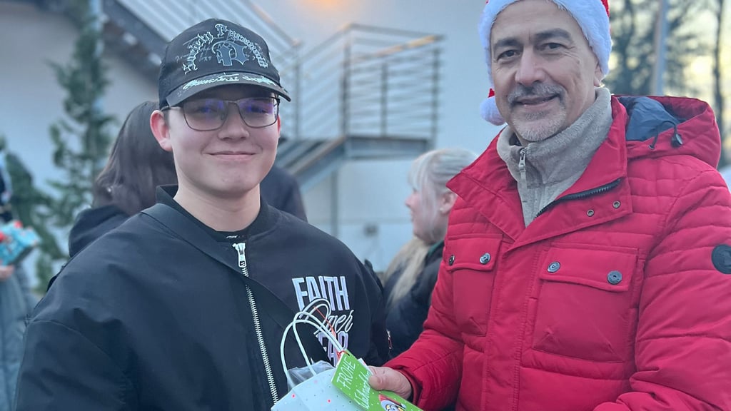 Der 14-jährige Marvin ist eines der Kinder im Anderbecker Heim, die stellvertretend von Michael Richter beschenkt werden.