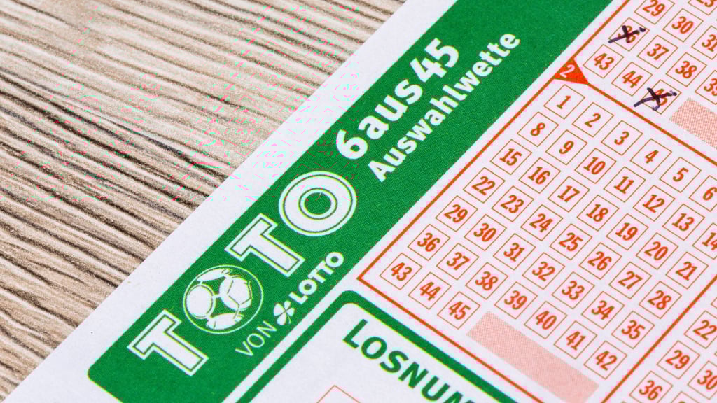 Ein Toto-Spieler aus dem Saalekreis tippte den Ausgang von 13 Fußballspielen richtig.