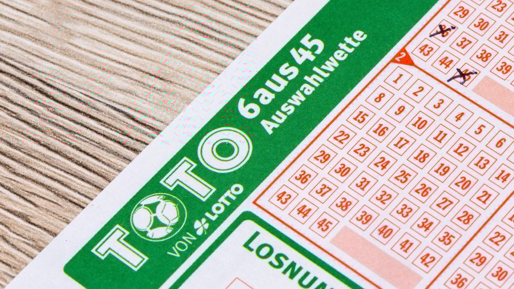 Ein Toto-Spieler aus dem Saalekreis tippte den Ausgang von 13 Fußballspielen richtig.