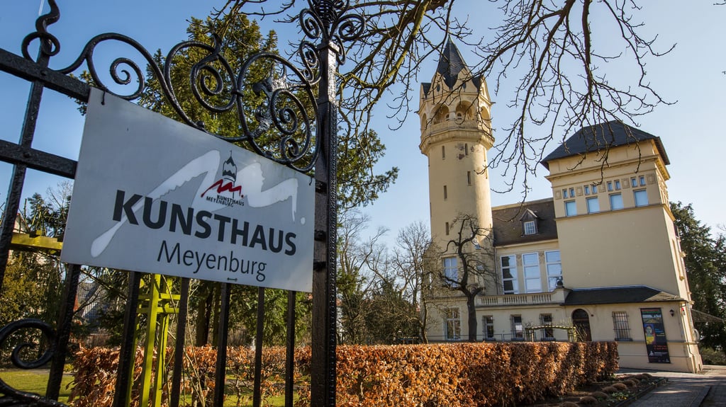 Im Kunsthaus Meyenburg in Nordhausen geht es um die Farbe Rot.