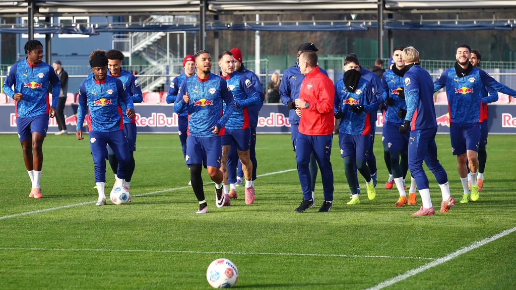 Das Team von RB beim letzten öffentlichen Training des Jahres vor der Partie gegen Leverkusen