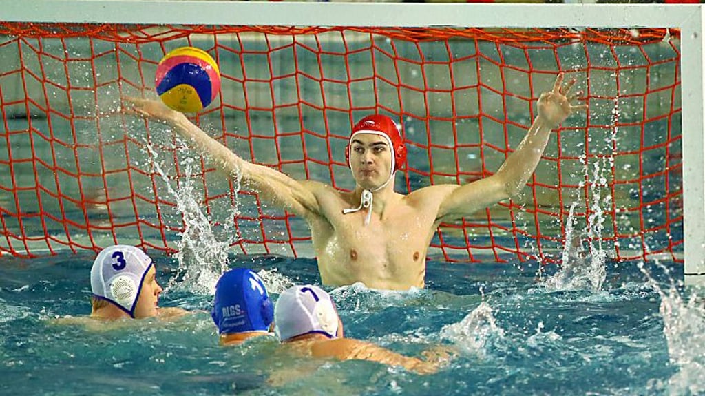 Finn Stroh parierte stark beim Sieg in Dresden.