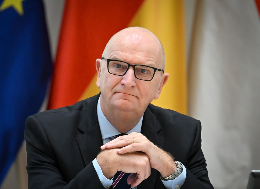 Der Brandenburger Landtag hat über einen Antrag der AfD-Fraktion beraten, der Ministerpräsident Dietmar Woidke (SPD) zum Stellen der Vertrauensfrage bewegen sollte.