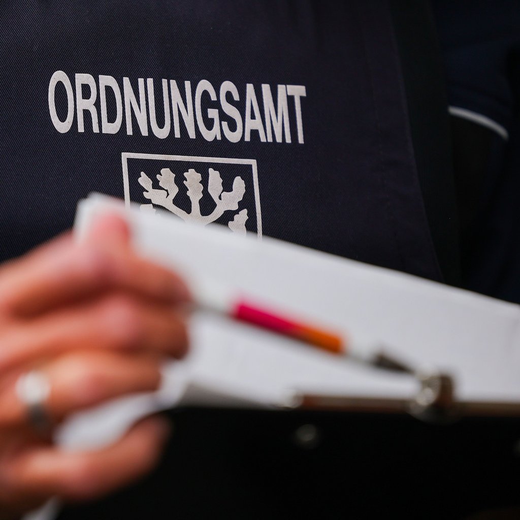 Ein illegaler Aushang sorgt in Staßfurt für Aufregung - auch beim Ordnungsamt.