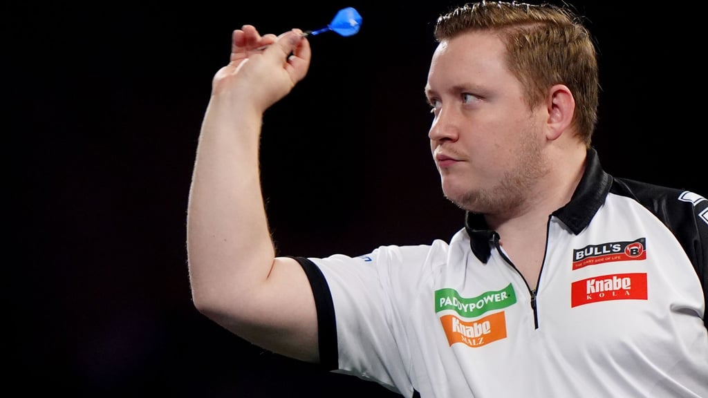 Souverän zum Start: Deutschlands bester Darts-Profi Martin Schindler gewinnt Runde eins bei der WM.
