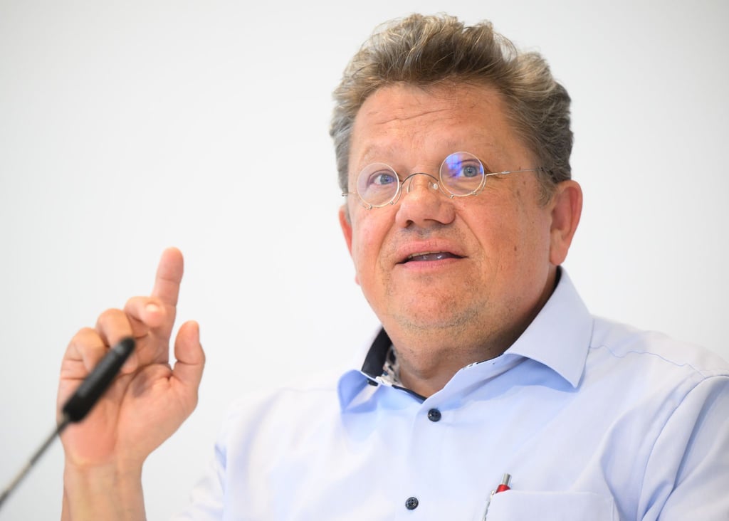 Beim Rentenbeginn sollte auch auf den Gesundheitsschutz geachtet werden, sagt Niedersachsens Minister Philippi. (Archivbild)