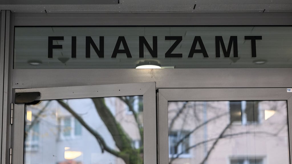 In Berlin gibt es rund zwei Dutzend Finanzämter. (Archivbild)