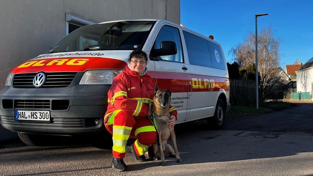 Ines Bohne und Schäferhund Buddy sind schon seit vielen Jahren ein gemeinsames Team. Nun braucht Buddy Hilfe.