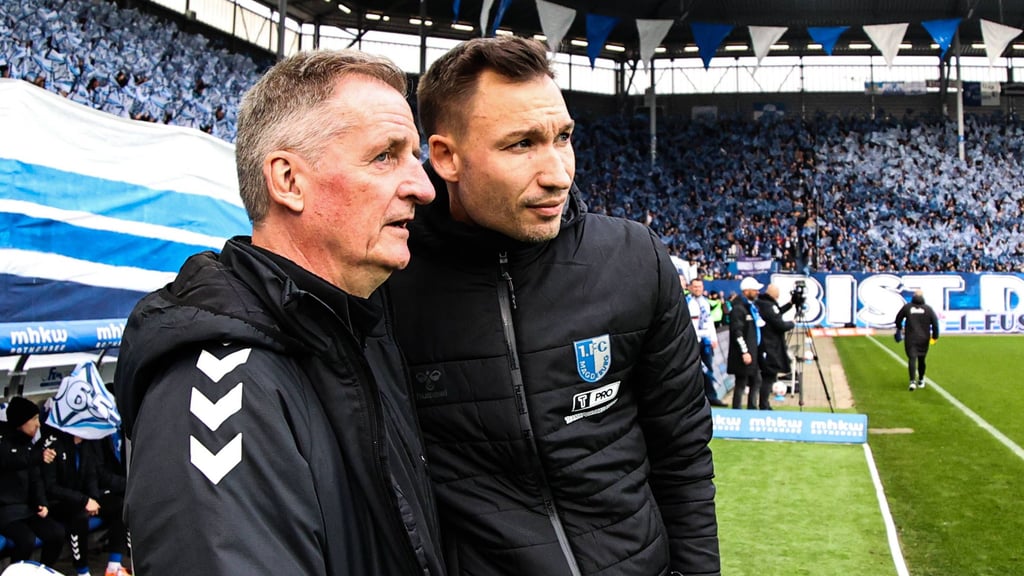 Petrik Sander (l.) und Pascal Ibold haben beim 1. FC Magdeburg als Trainergespann für eine erste Trendwende gesorgt.