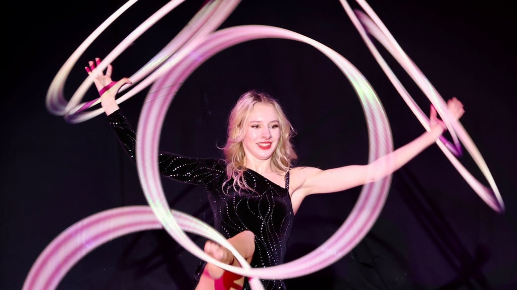 Die Akrobaten im Weihnachtscircus kommen aus zehn unterschiedlichen Ländern. 