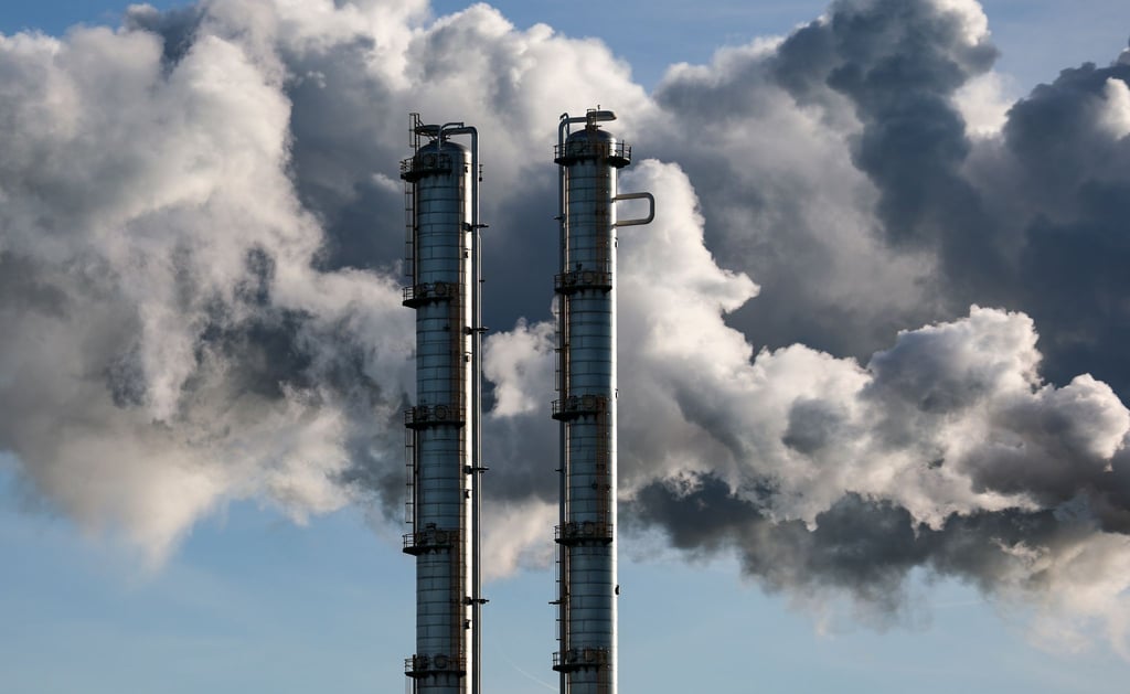 Branchenverbände befürchten einen Domino-Effekt, wenn Unternehmen im Mitteldeutschen Chemiedreieck wegbrechen. (Archivbild)