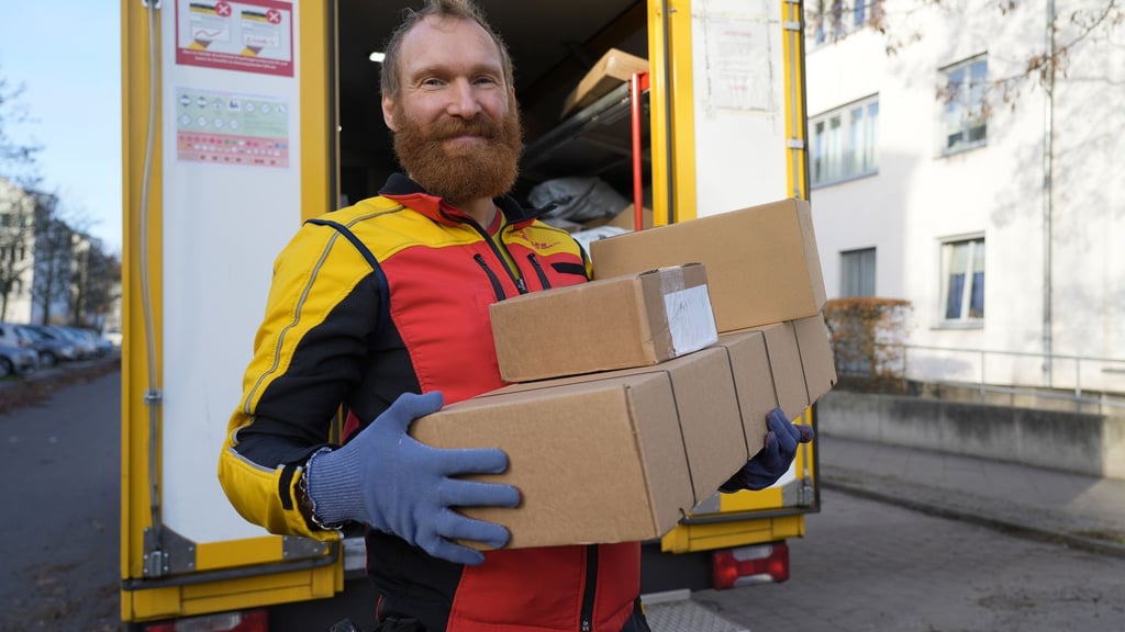 Paketbote Steve Josch wünscht sich mehr Wertschätzung und Entgegenkommen von den Kunden.
