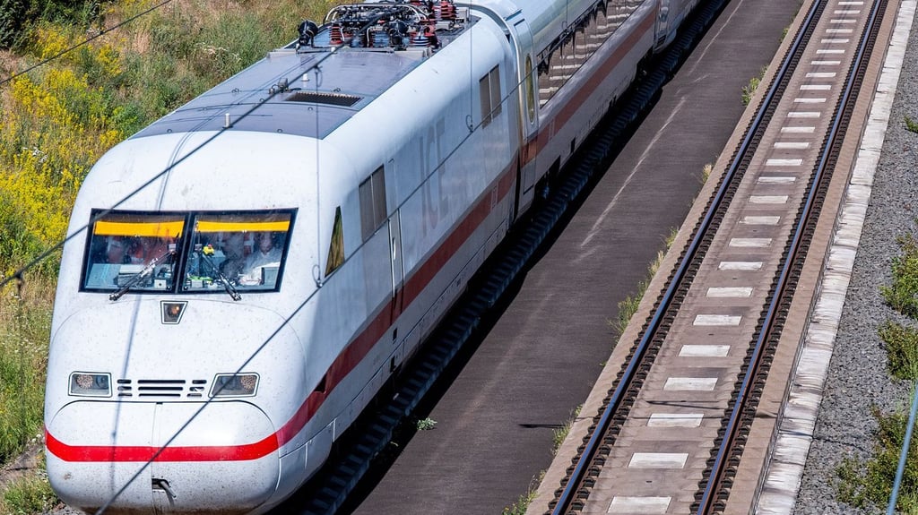 Auch die Deutsche Bahn testet den Siemens-Hochgeschwindigkeitszug Velaro Novo. (Archiv)
