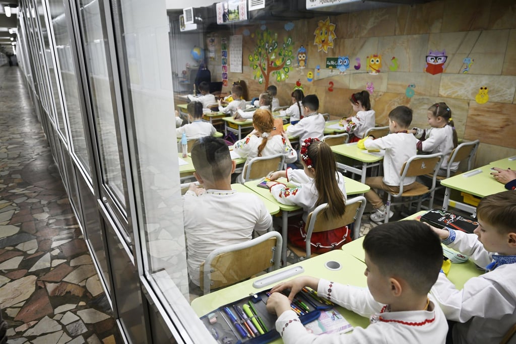 Unterricht im Untergrund: Schulkinder in der Ukraine. (Archivbild)