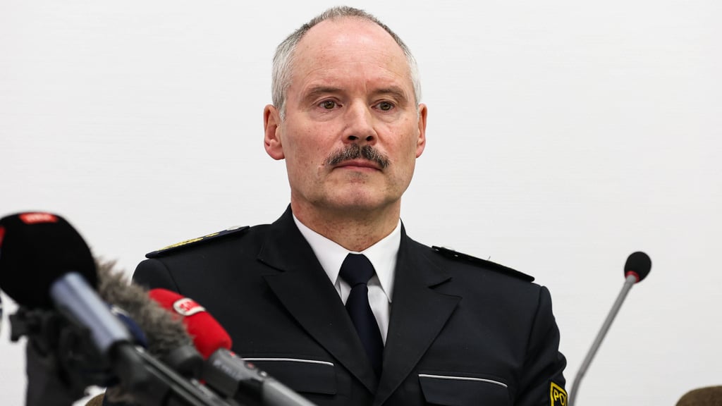 Landespolizeidirektor Mario Schwan im Landtag.