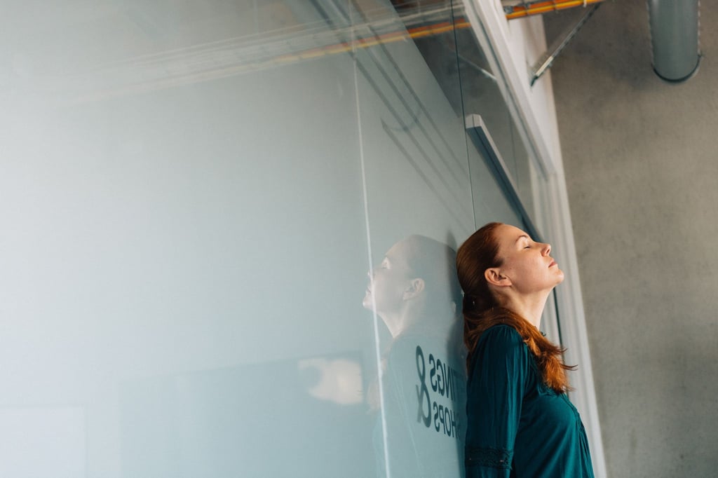 Im Ungleichgewicht: Viele Frauen mit ADHS erleben hormonelle Umbruchphasen als besonders herausfordernd.