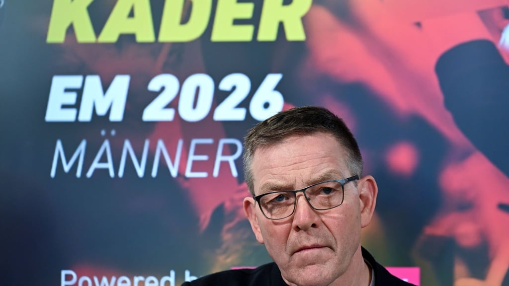 Bundestrainer Alfred Gislason strebt mit der DHB-Auswahl das EM-Halbfinale an.