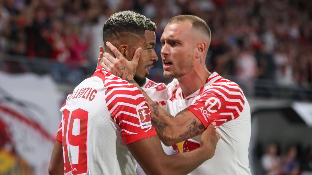 Kapitän David Raum und Benjamin Henrichs (l.) in einem Bundesligaspiel im Jahr 2023.