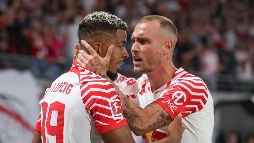 Kapitän David Raum und Benjamin Henrichs (l.) in einem Bundesligaspiel im Jahr 2023.