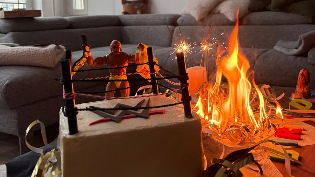 Impressionen von einem Brand in einer Wohnung: Funken von Wunderkerzen reichen aus, um ein Feuer zu entfachen.