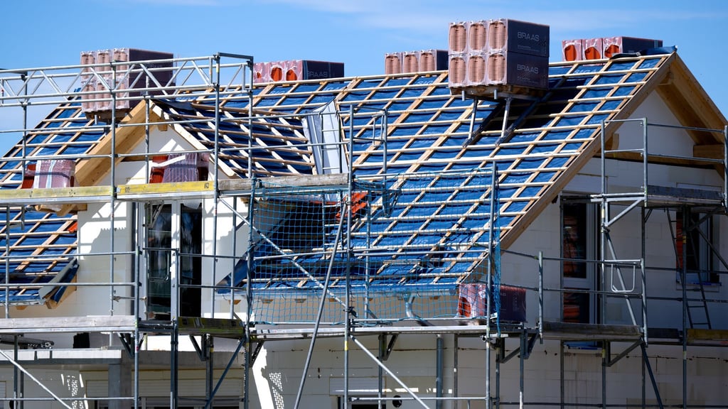 In Thüringen wurden von Januar bis Oktober 1.846 Wohnungen für den Bau freigegeben. (Archivbild)