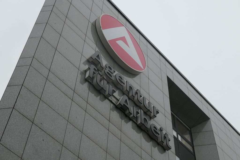 Mit Hilfe und Härte sollen die Behörden den Hilfebeziehenden begegnen. (Archivfoto)