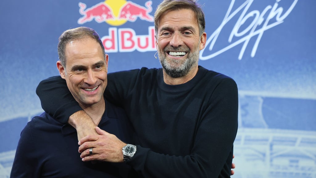 Red-Bull-CEO im Schwitzkasten: Jürgen Klopp.