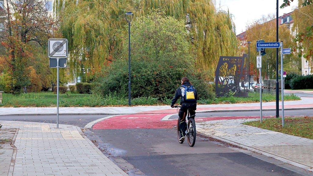 Neu gebaute Fuß- und Radwege in der Neuen Wohnstadt werden von den Bürgern begrüßt. 