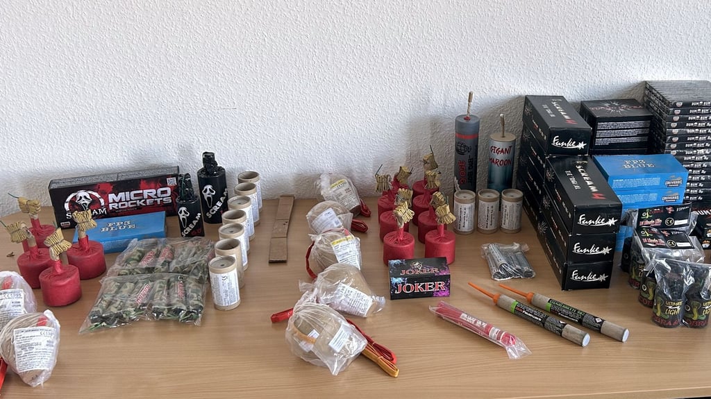 Bereits vor Silvester hat das Hauptzollamt etliche Kilogramm an illegalen Böllern beschlagnahmt.