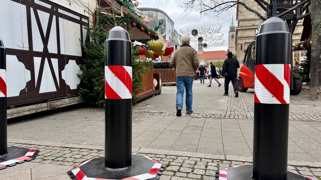 Der Magdeburger Weihnachtsmarkt wurde in diesem Jahr deutlich stärker gesichert. Die Stadt musste enorme Summen in die Sicherheit investieren.