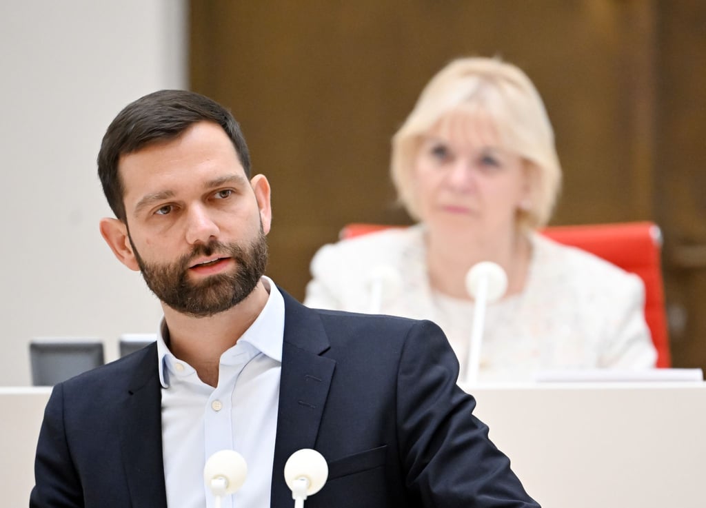 Der BSW-Landtagsabgeordnete Stefan Roth warnt davor, Deutschland „kriegstüchtig“ zu machen.