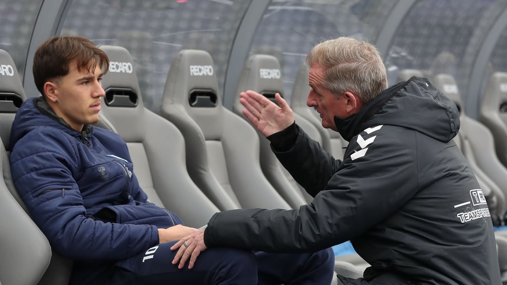 FCM-Trainer Petrik Sander (rechts) baute Offensivtalent Noah Pesch (links) zuletzt kontinuierlich ein.