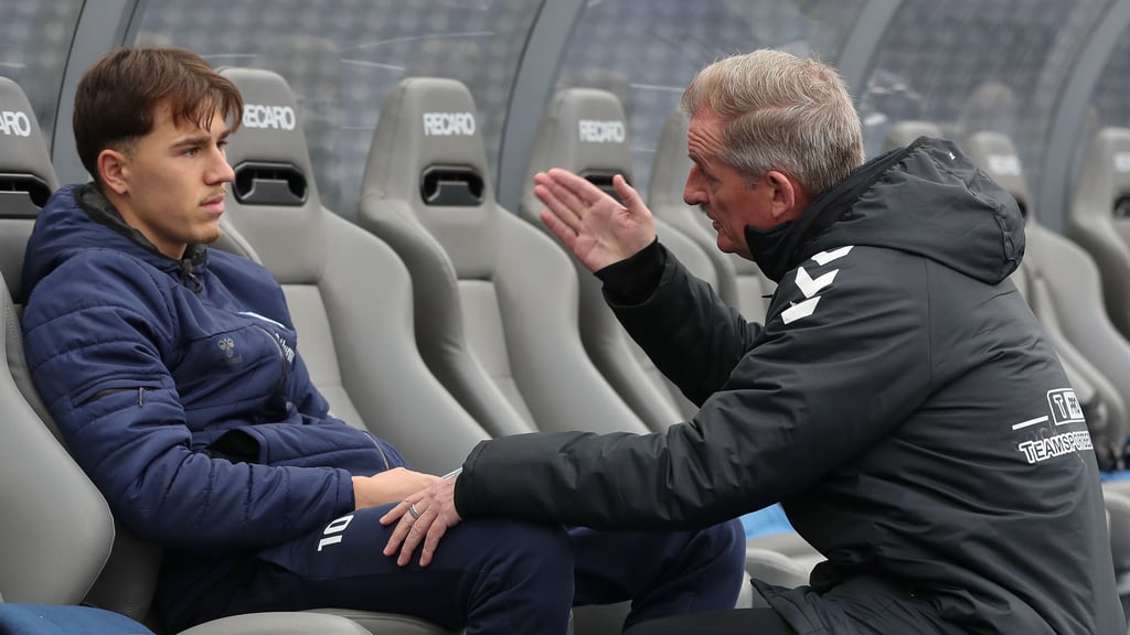 FCM-Trainer Petrik Sander (rechts) baute Offensivtalent Noah Pesch (links) zuletzt kontinuierlich ein.
