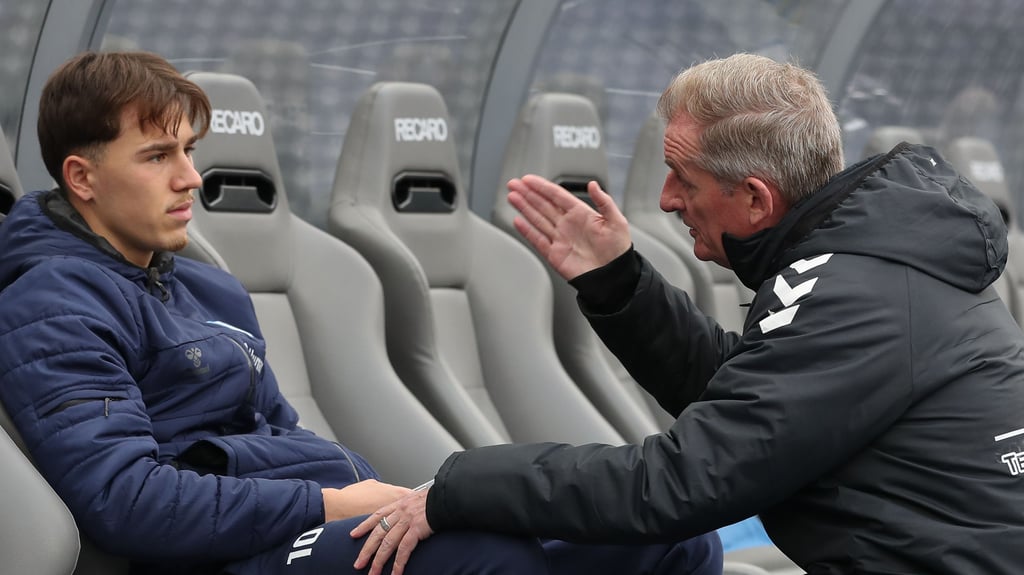 FCM-Trainer Petrik Sander (rechts) baute Offensivtalent Noah Pesch (links) zuletzt kontinuierlich ein.