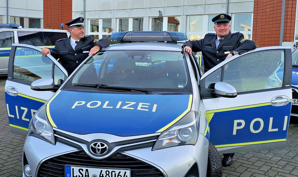 Henry Rosner (links) übergibt am 1. Februar die Position des Regionalbereichsbeamten an Sebastian Schulz (rechts). 