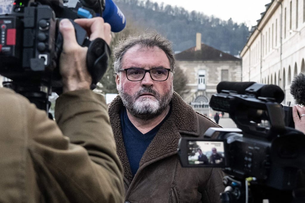 Der Mann selbst hat die Vorwürfe zurückgewiesen.