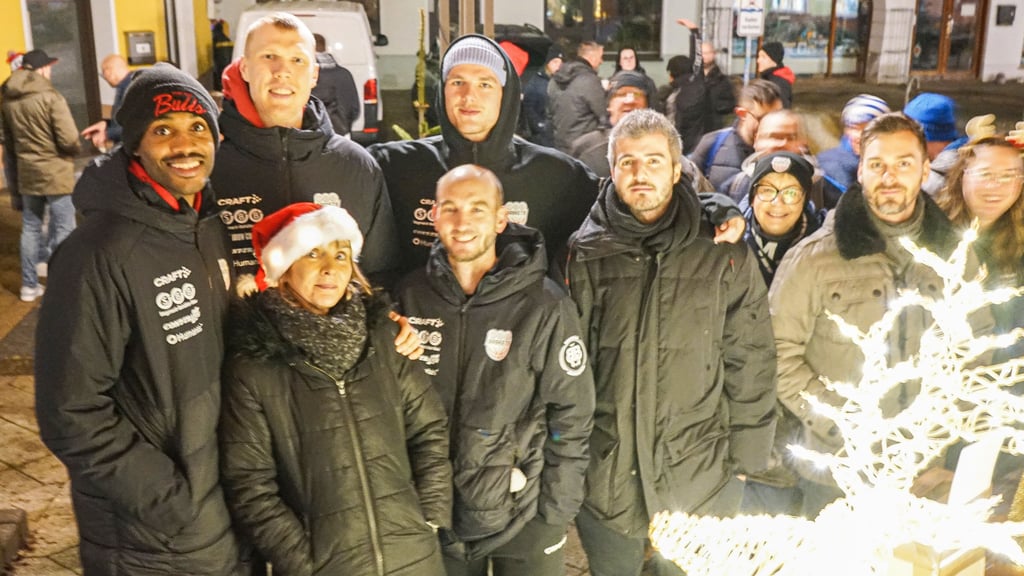 Die SBB Baskets feiern mit ihren Fans in Wolmirstedt ein kleines Weihnachtsfest.