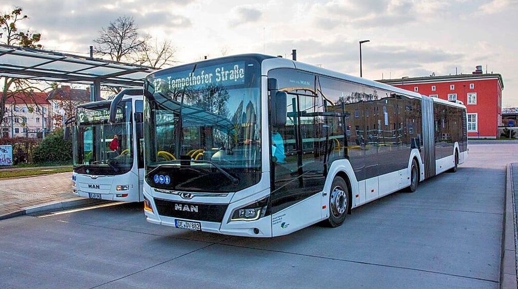Lohnt sich nicht: Fahrten mit Rufbussen nachts nur für einzelne Fahrgäste sind unwirtschaftlich und ineffizient.