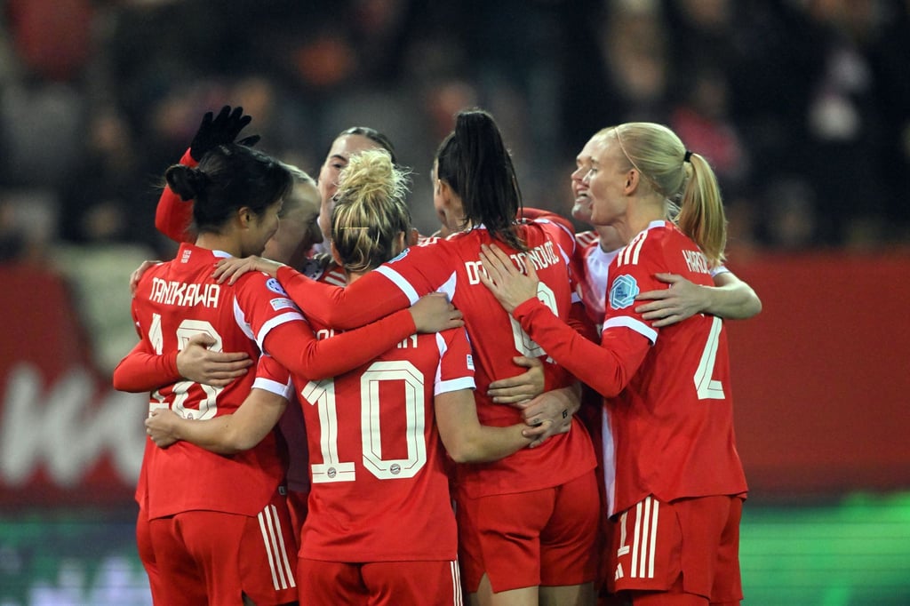 Die Bayern-Frauen freuen sich auf das Viertelfinale in der Champions League.