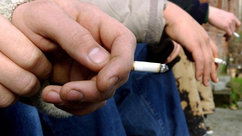Der Tabakkonsum unter Jugendlichen ist laut den Forschern viel zu hoch. (Symbolbild)