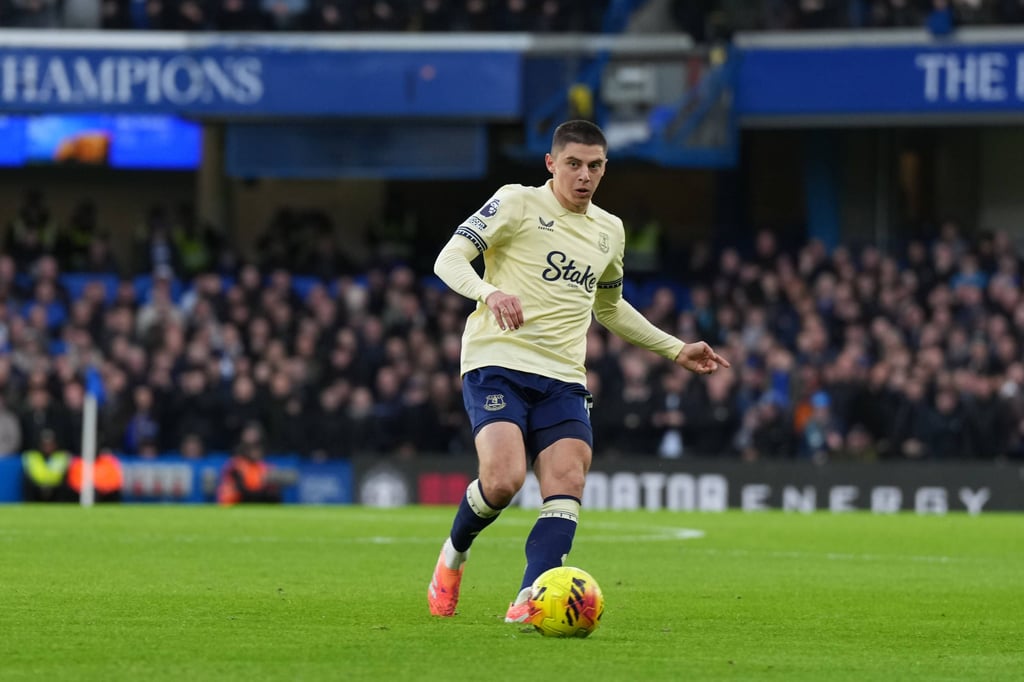 Vitaliy Mykolenlko spielt für den FC Everton.