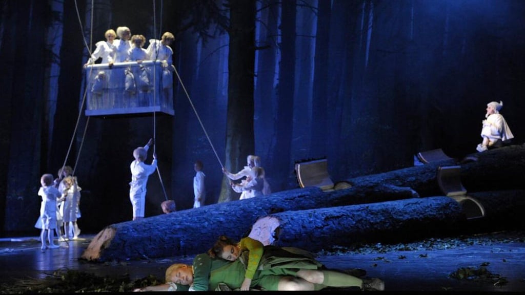 In der Lichterwelt im Bergzoo Halle gibt es über 1000 handgefertigte Lichtfiguren zu bestaunen.