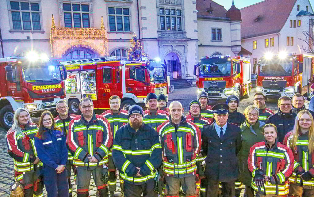 Gleich vier neue Feuerwehrfahrzeuge hat die Stadt Bernburg angeschafft. Die Freude bei den Kameraden ist groß gewesen. 