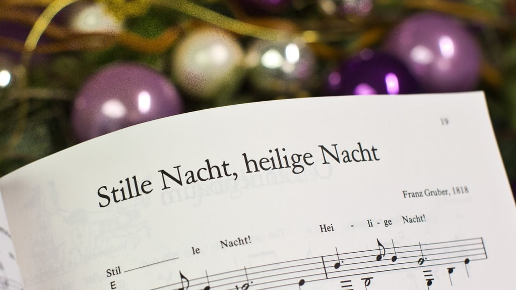 Weihnachten hören, riechen, fühlen: Musik und Rituale sind für Menschen mit Demenz wertvolle Anker.